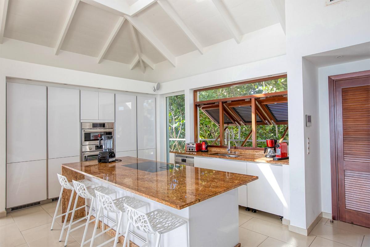 Luxury Beach Front Villa rental - Kitchen